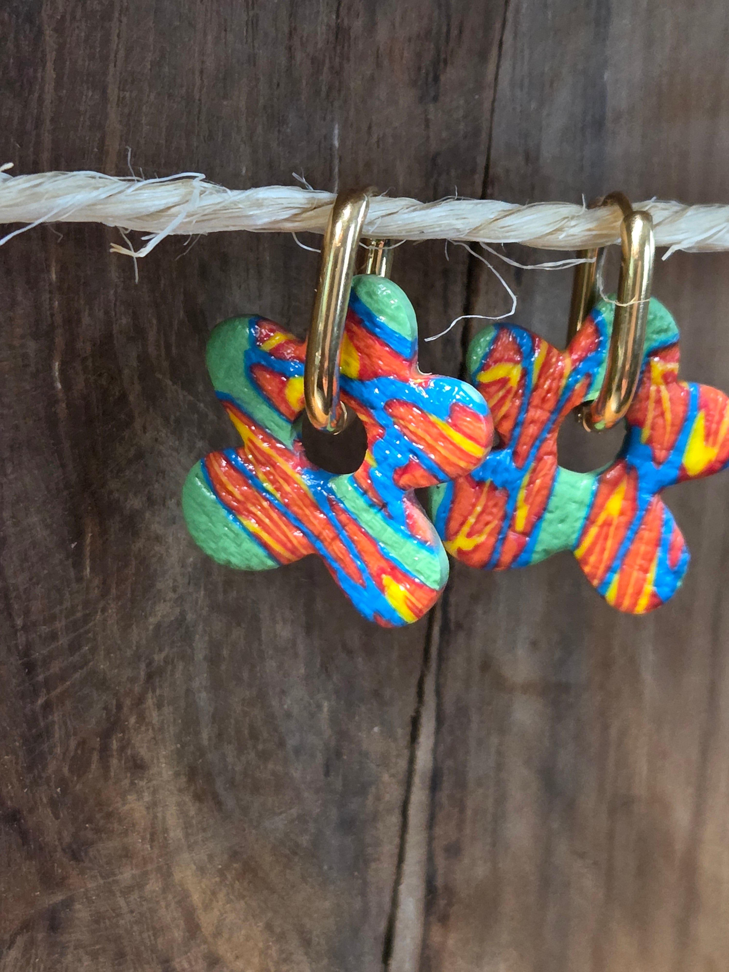 Pampille abstraite en argile polymère pour boucles d'oreilles interchangeables Bluméa.